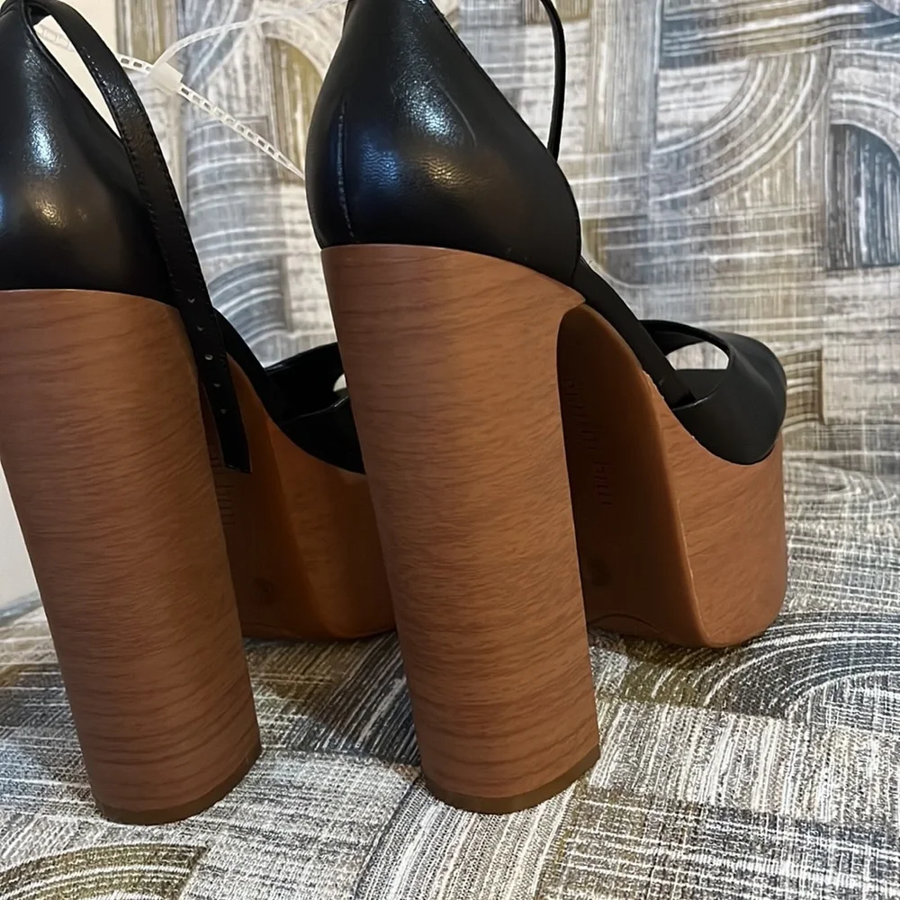 Gianni Bini Fenix Leather Peep Toe Woodgrain Platform Pumps